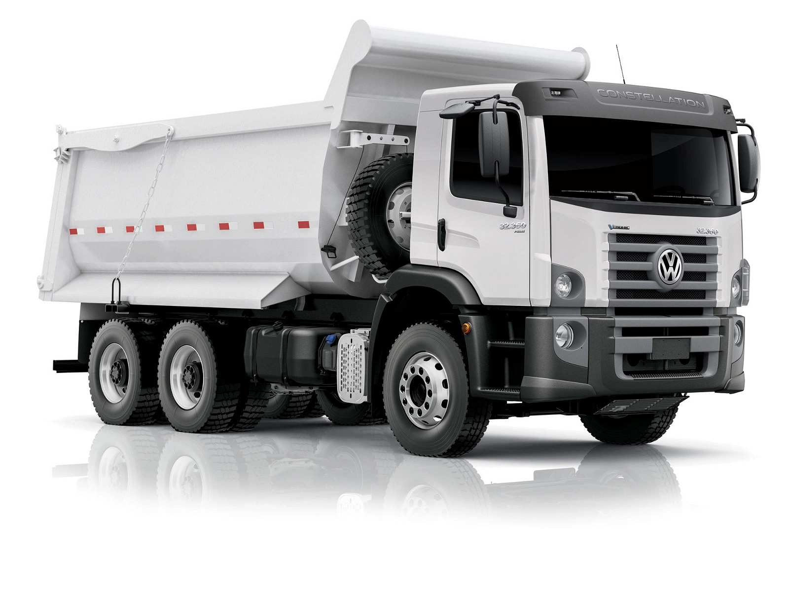 Caminhão basculante para transporte de entulho, areia e brita