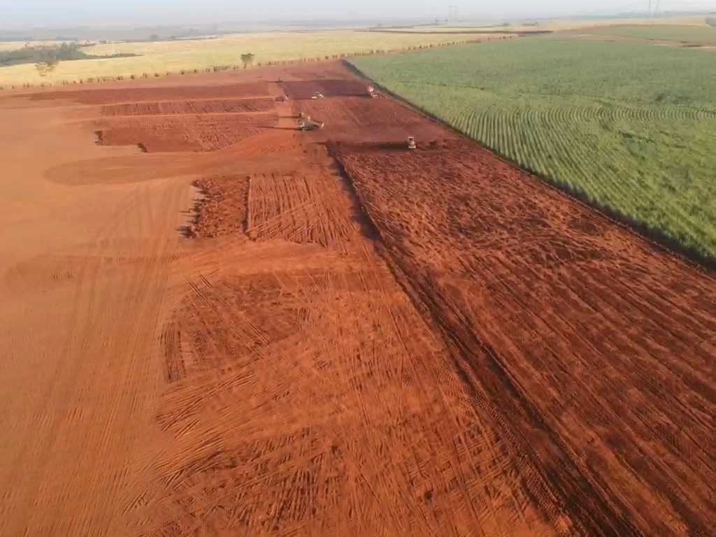 Limpeza de área para terraplenagem da fábrica Tello Fertilizantes